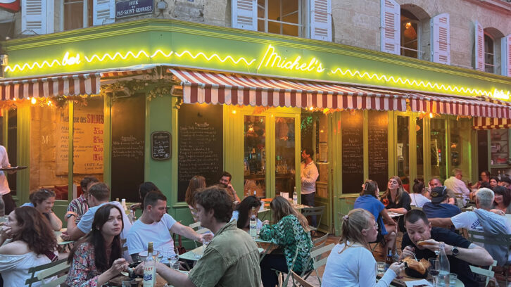 Crowded French café